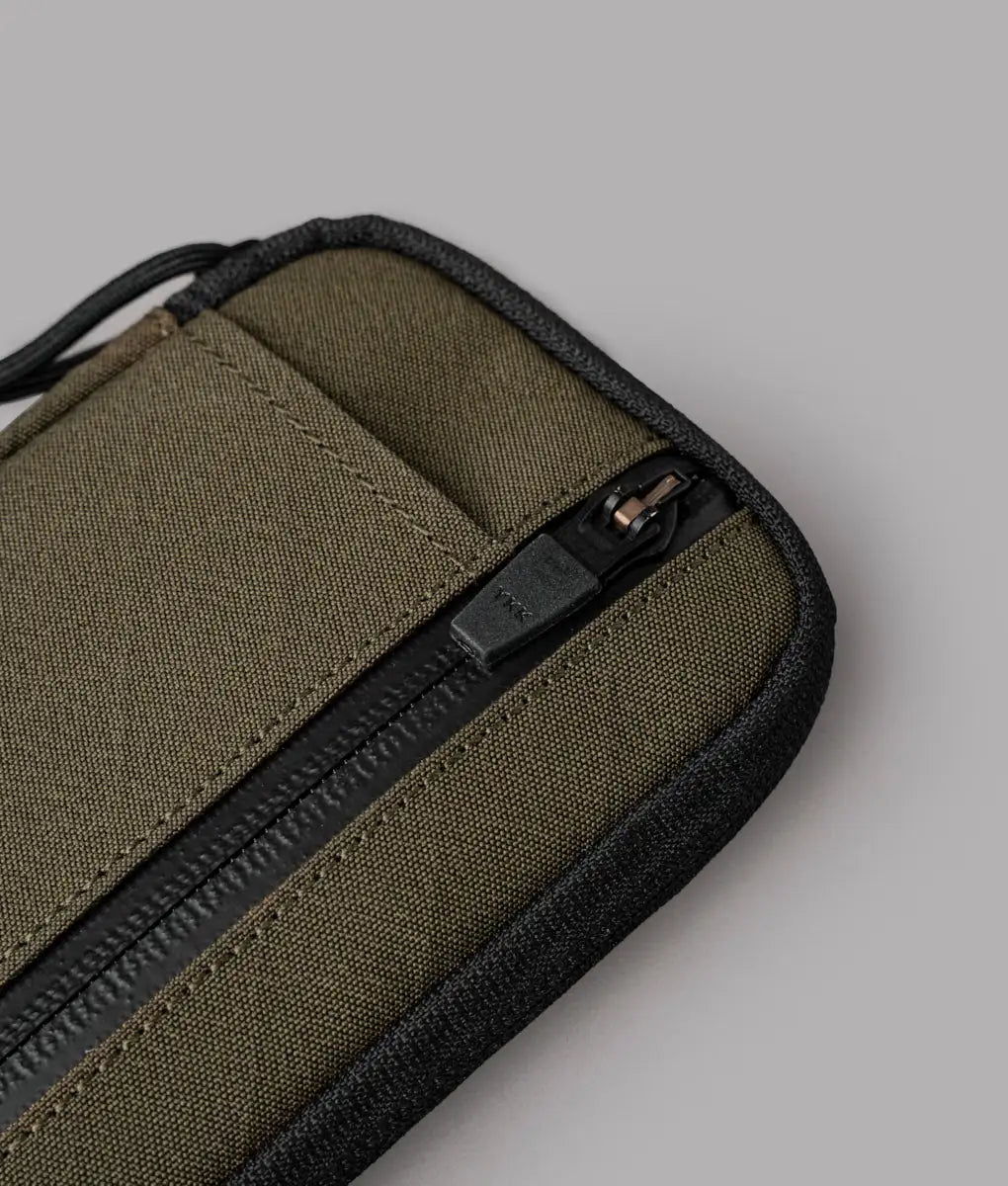 Hub Pouch Pro | Green Axogrid