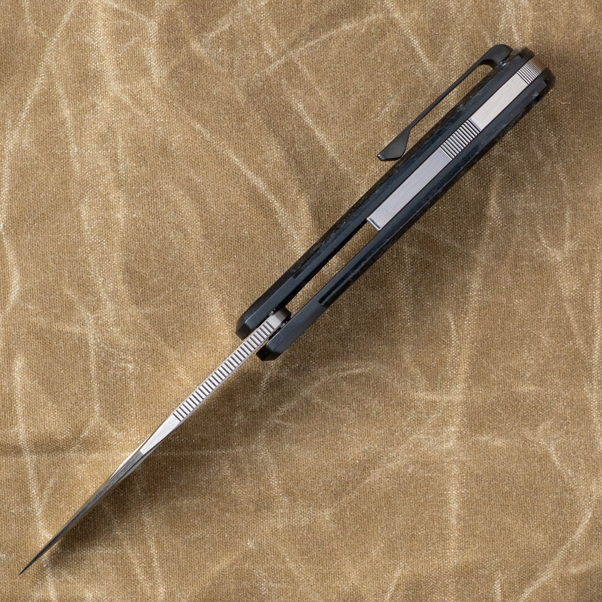 Scuffle - Bolster Lock | Kirinite Black Ice + Belt Satin S90V