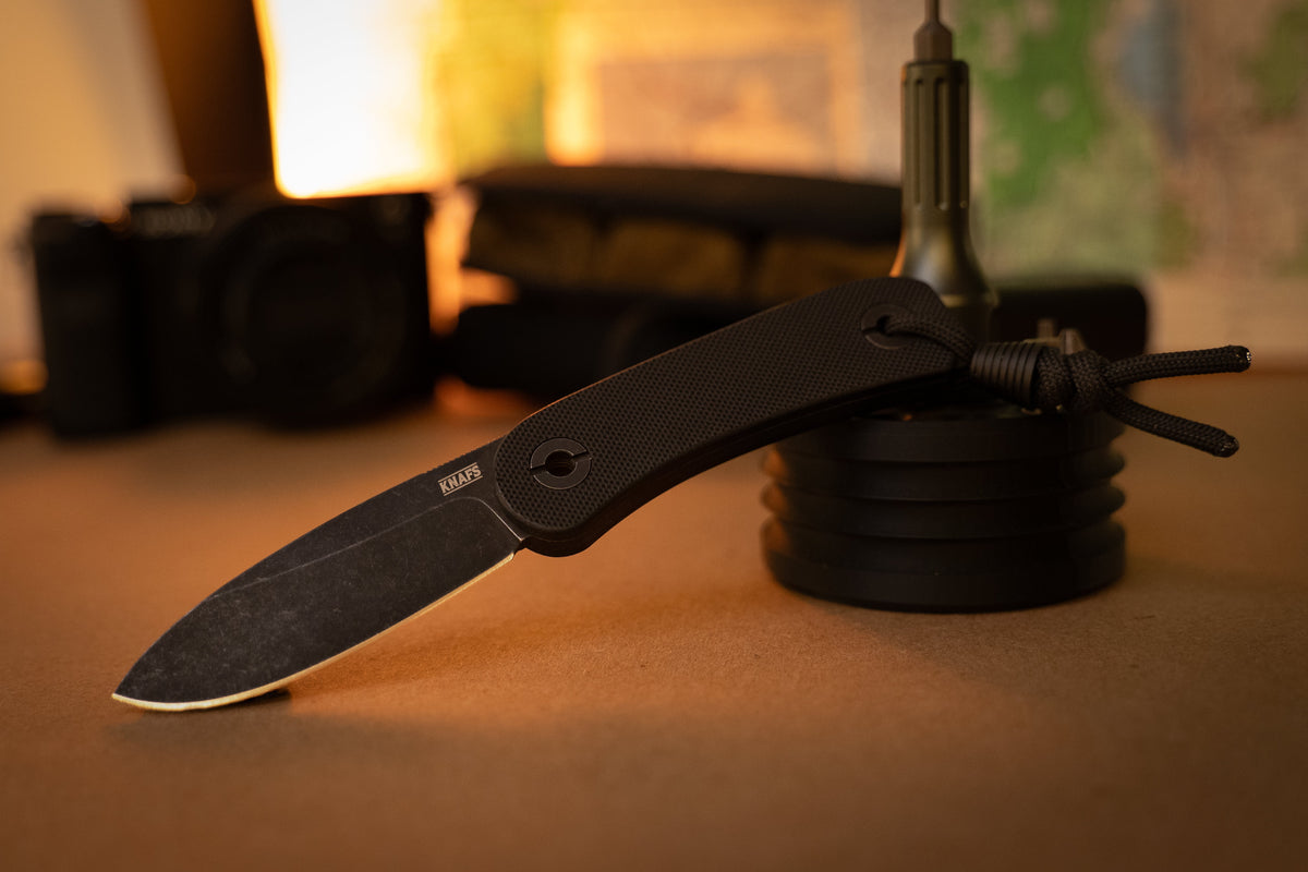 Lander 4 Fixed Blade | Black G10 + Blackwash D2