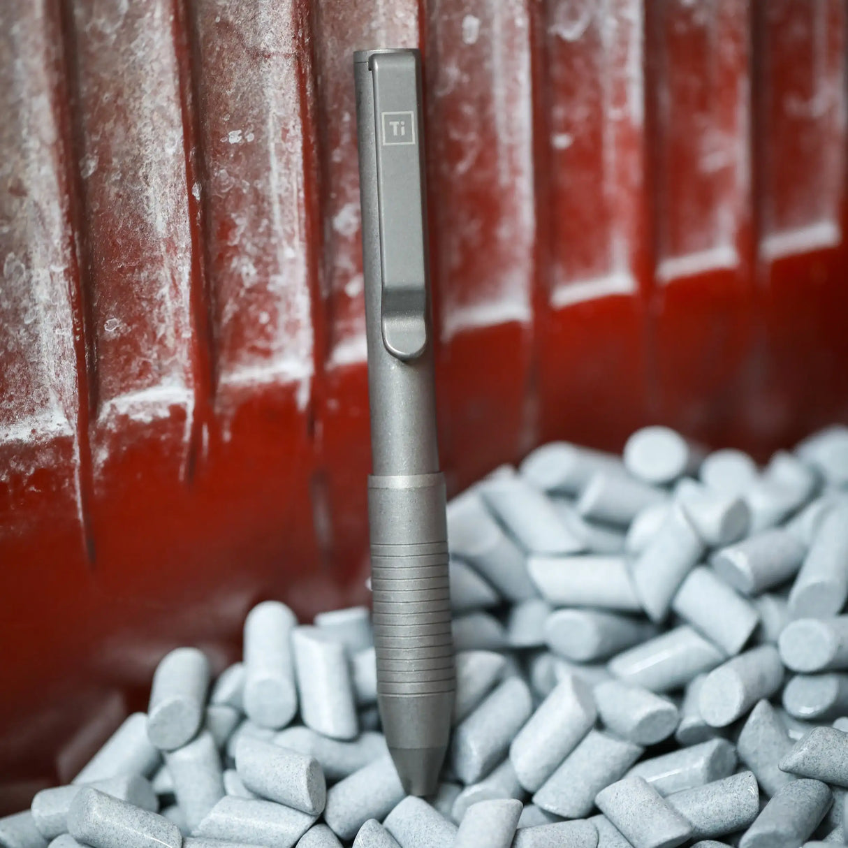 USA Pocket Pro Pen - Titanium