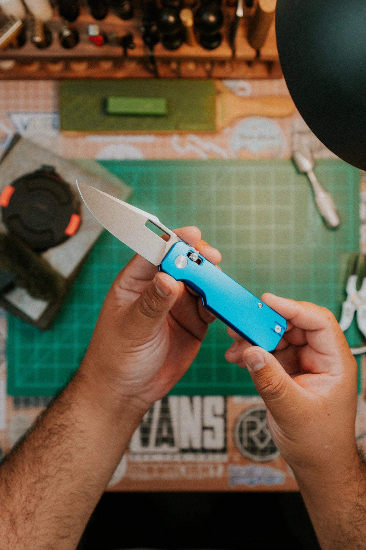 Aura Drop Point | Blue Aluminium + Stonewash 14C28N
