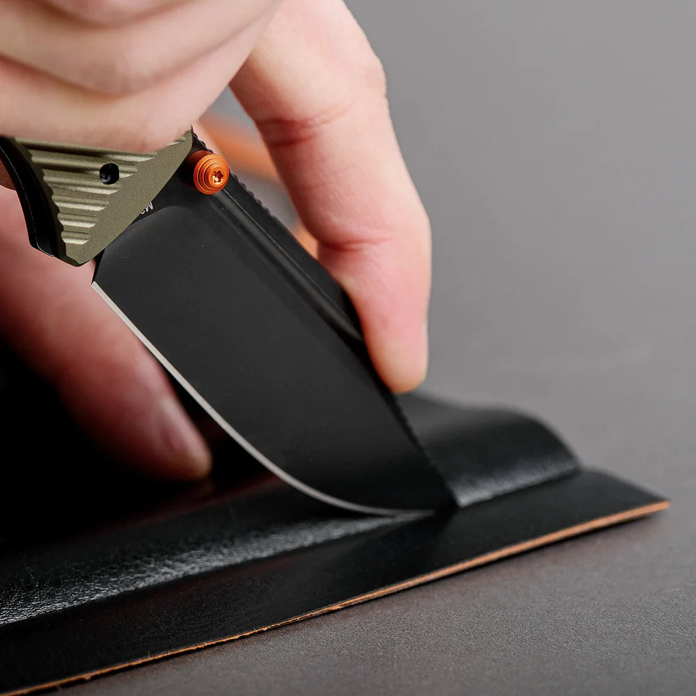 Vombat | Olive Green Aluminium + M390 Clip Point - A4102