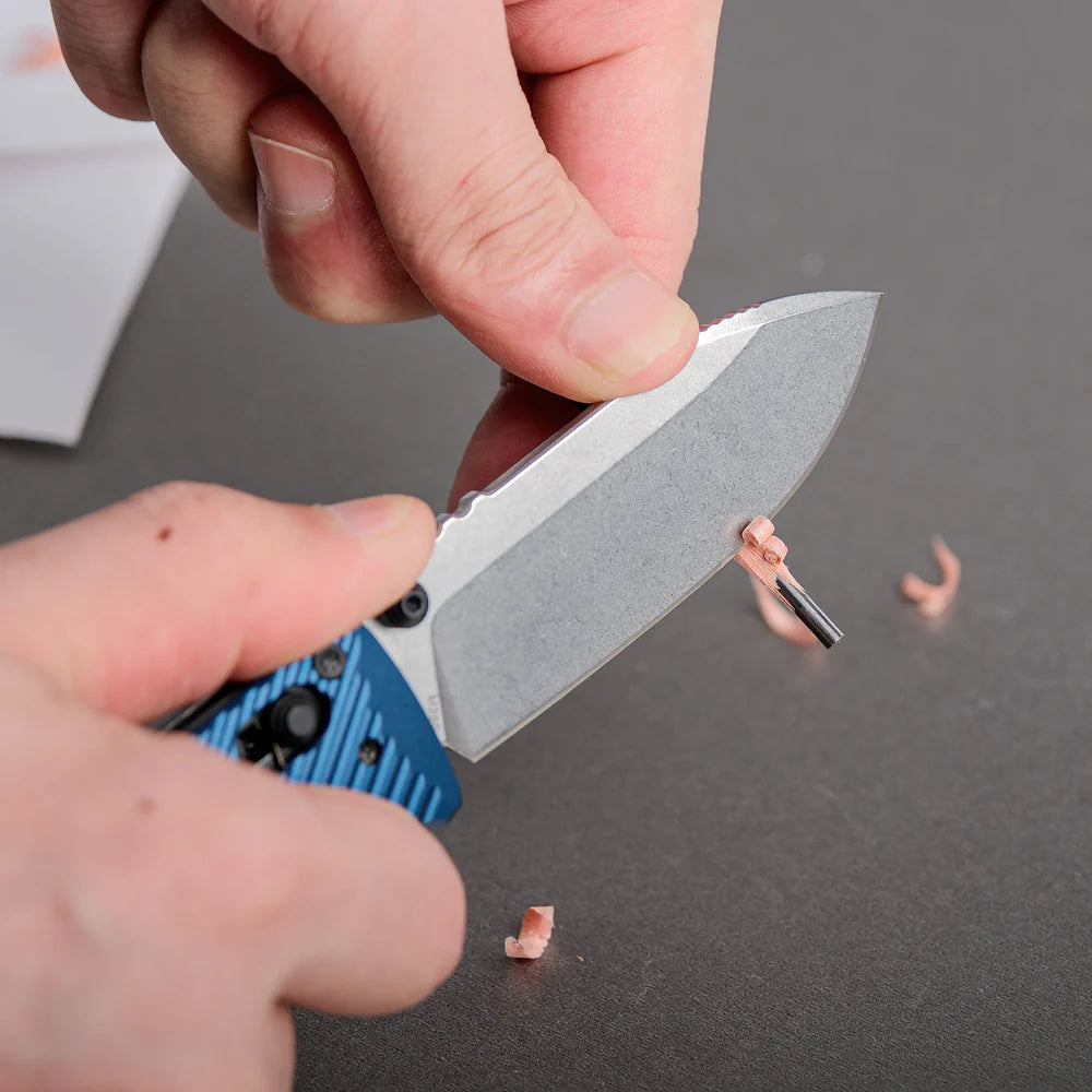 Vombat | Blue Aluminium + M390 Drop Point - A4103