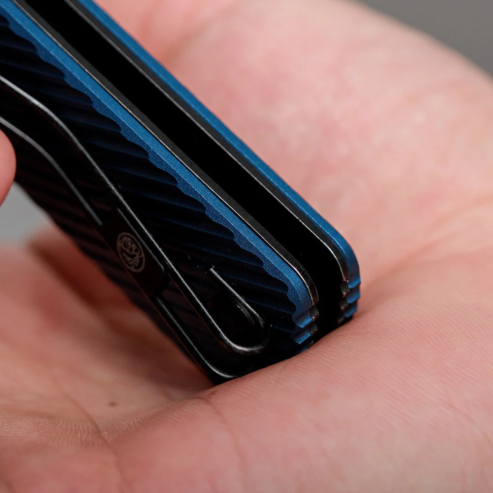 Vombat | Blue Aluminium + M390 Drop Point - A4103