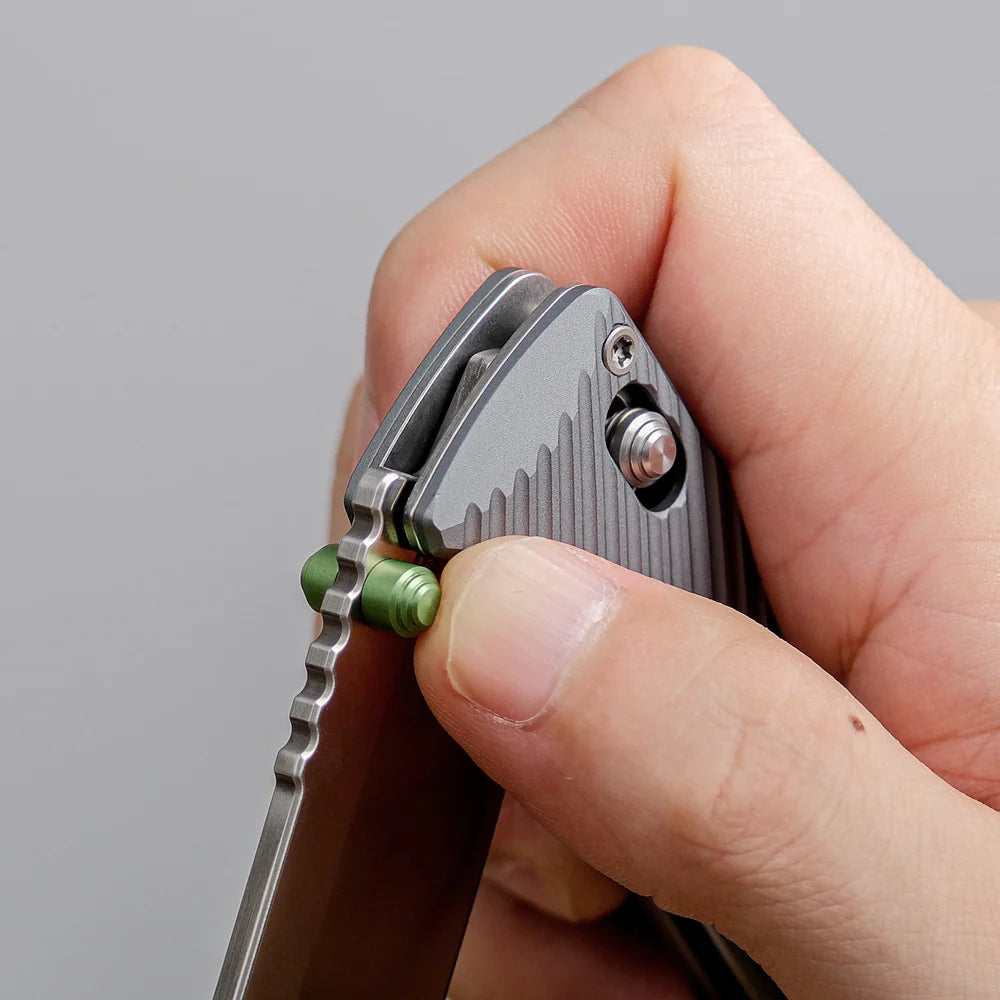 Vombat | Grey Aluminium + M390 Drop Point - A4104