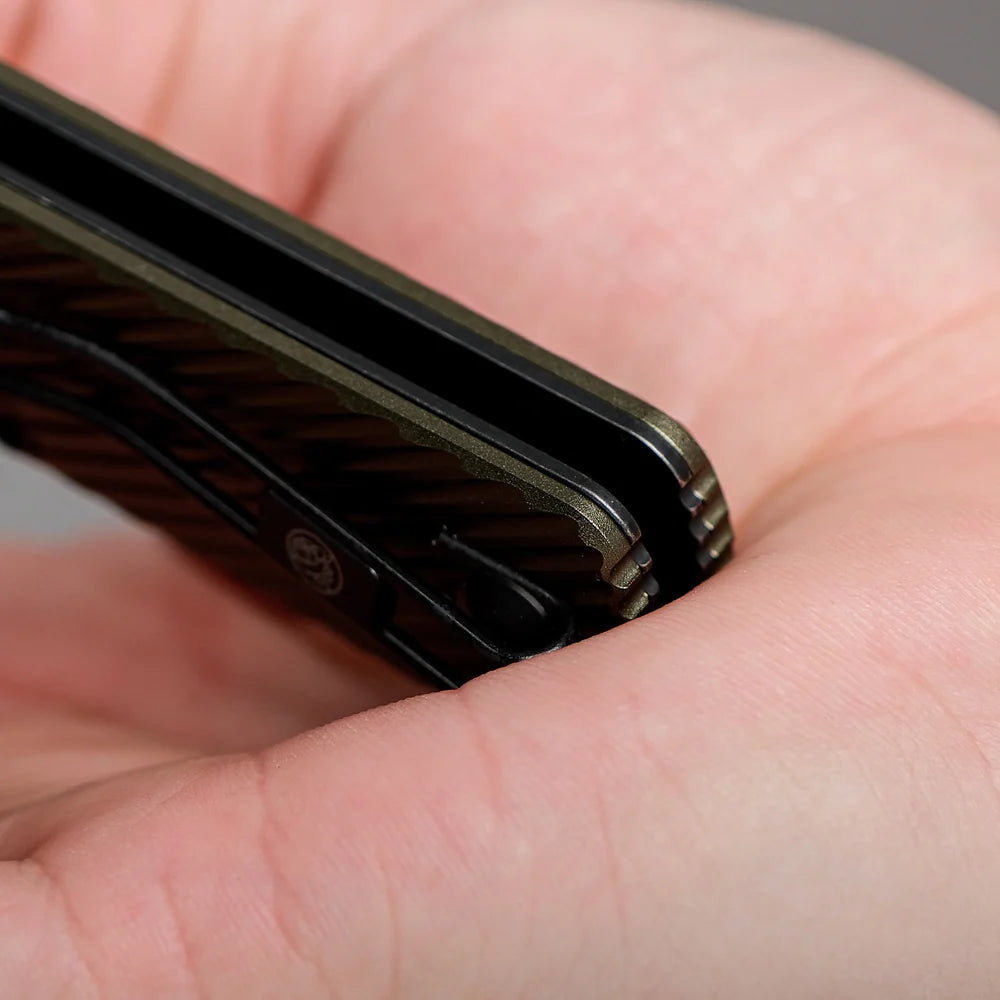 Vombat | Olive Green Aluminium + M390 Drop Point - A4105