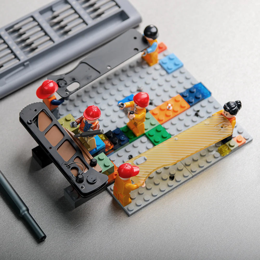 Vombat | Black Aluminium + Copper Dune M390 Clip Point - A4106