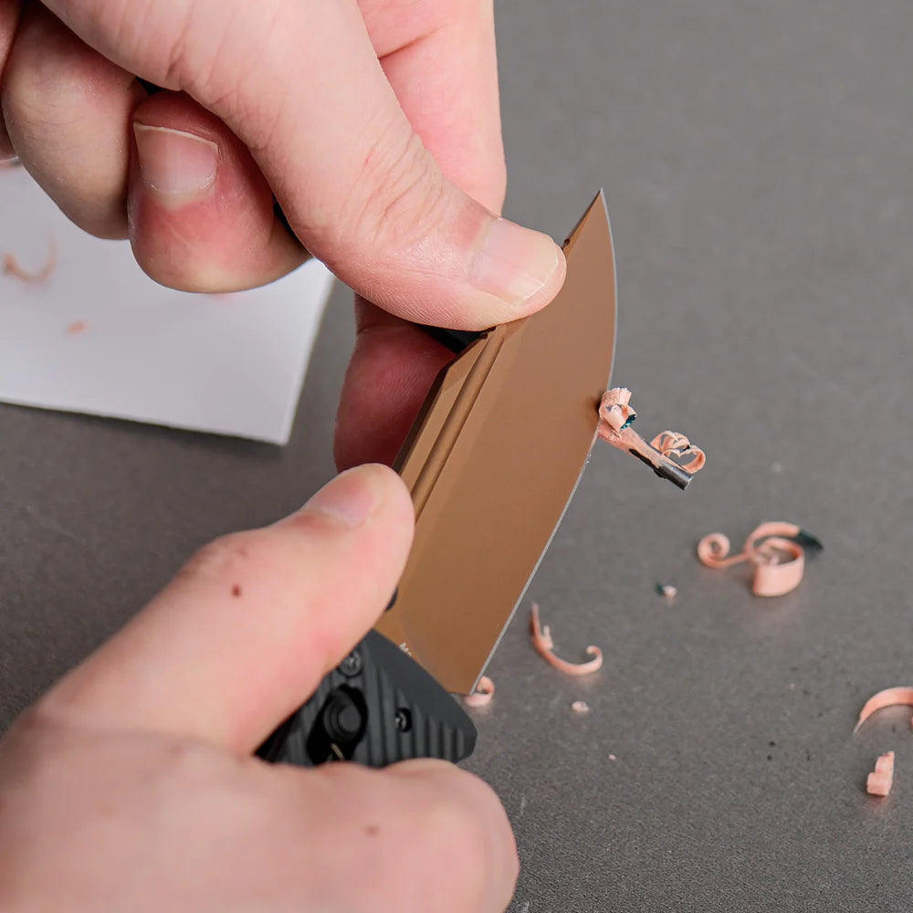 Vombat | Black Aluminium + Copper Dune M390 Clip Point - A4106