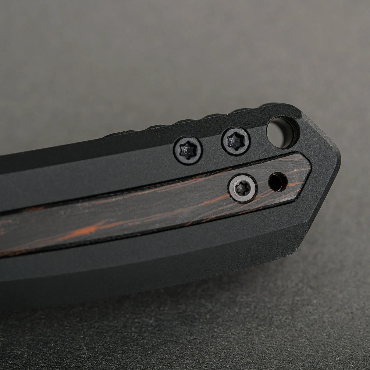 Kroc | Black Aluminium Copper Dune + Topo G10 - A1802