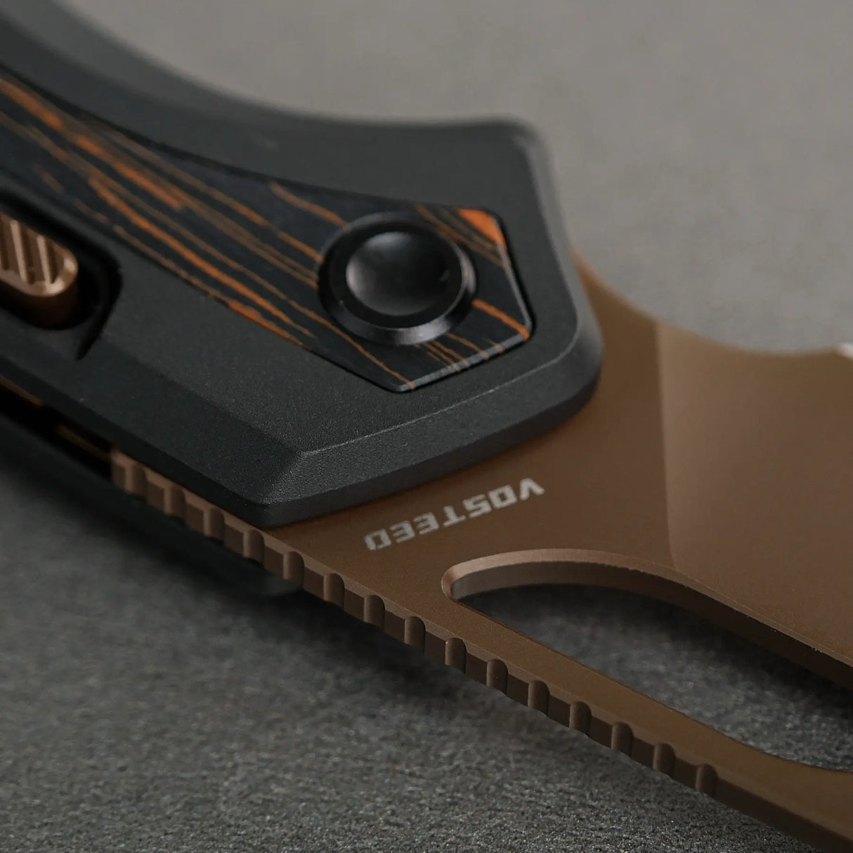 Kroc | Black Aluminium Copper Dune + Topo G10 - A1802