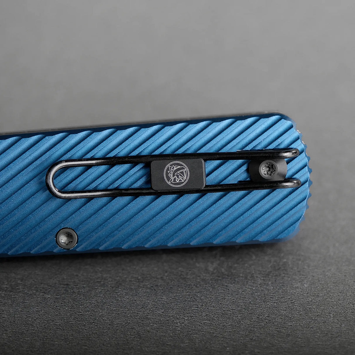 Vombat | Blue Aluminium + M390 Drop Point - A4103