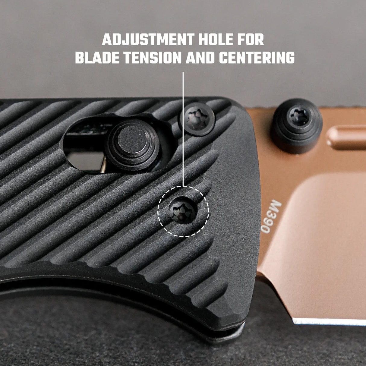 Vombat | Black Aluminium + Copper Dune M390 Clip Point - A4106