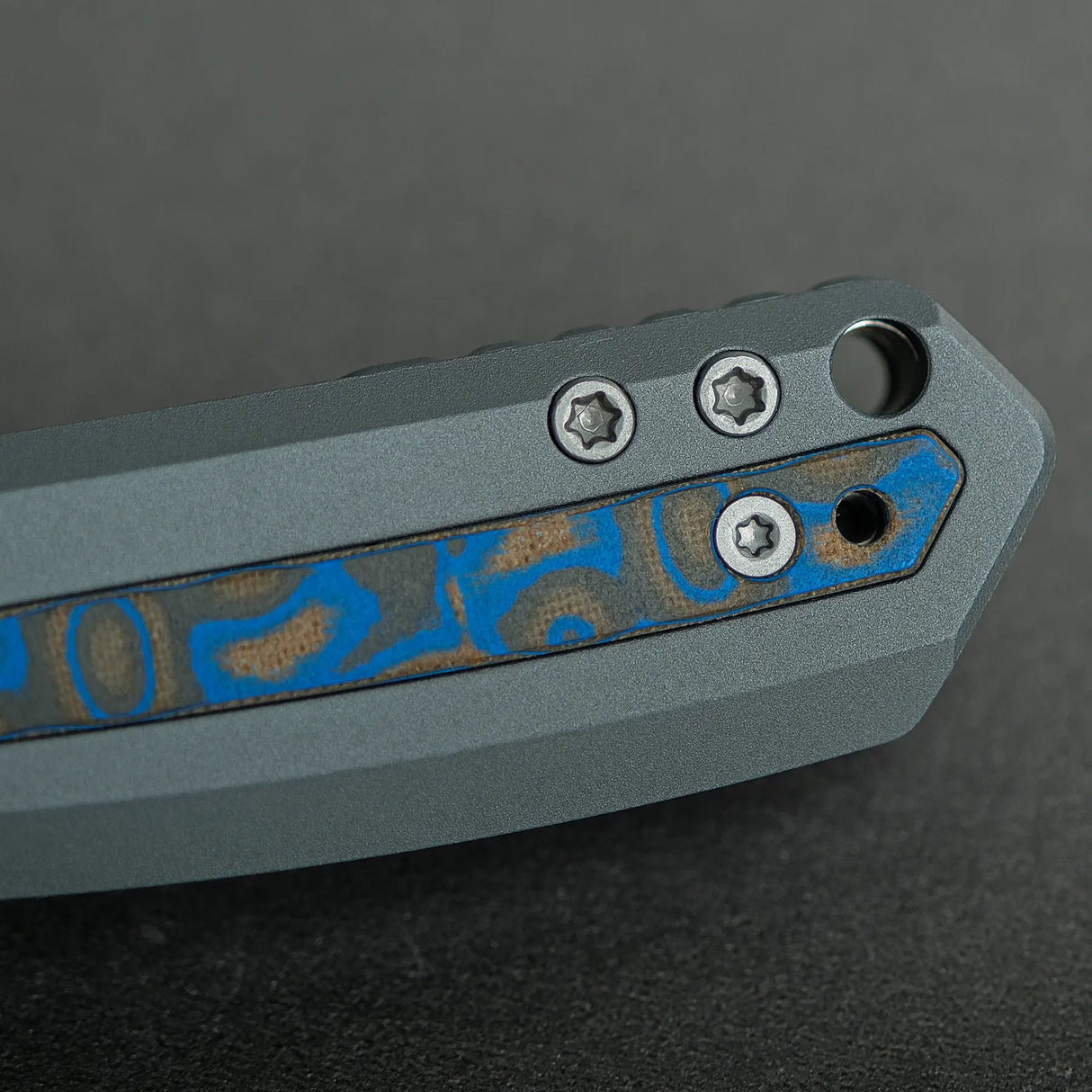 Kroc | Grey Aluminium + Ocean Micarta - A1801