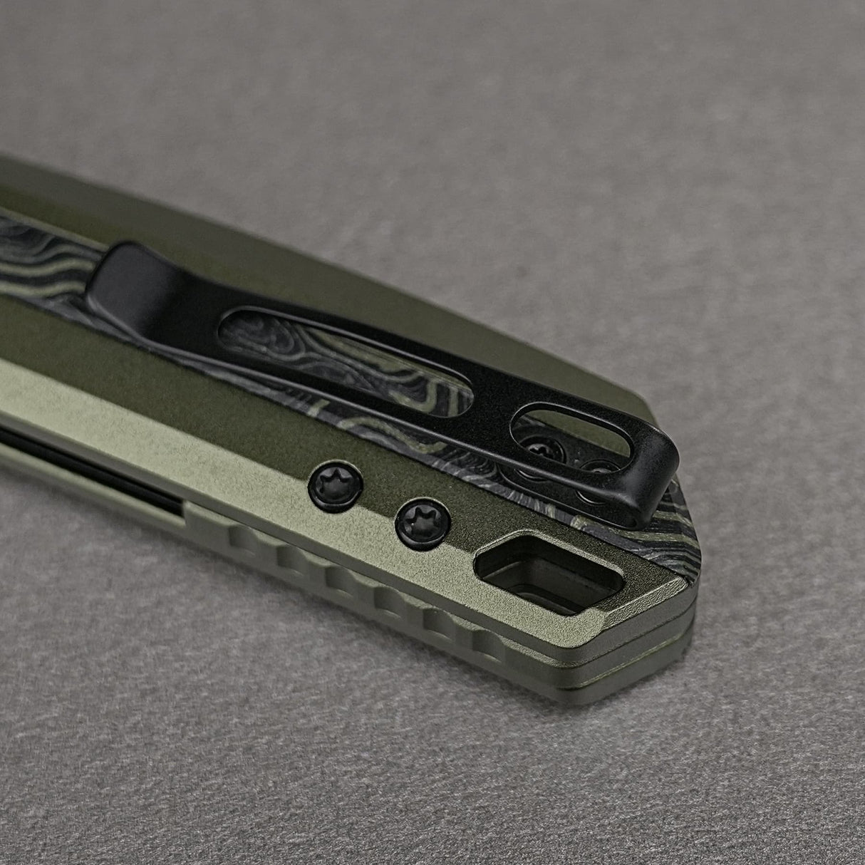 Kroc 329 | Olive Green Aluminium Topo G10 + Destroyer Grey S35VN - A1812