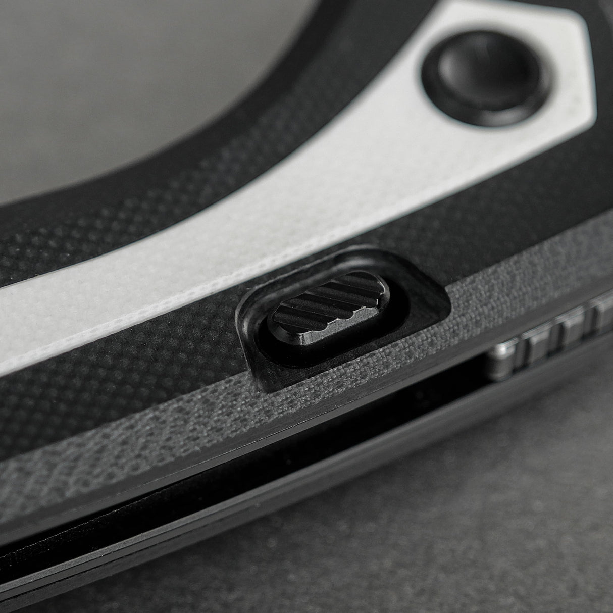 Kroc G10 | Black & White + 14C28N - A1806