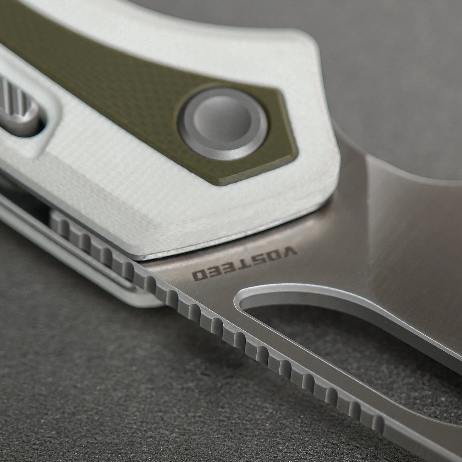 Kroc G10 | White & Green + 14C28N - A1808