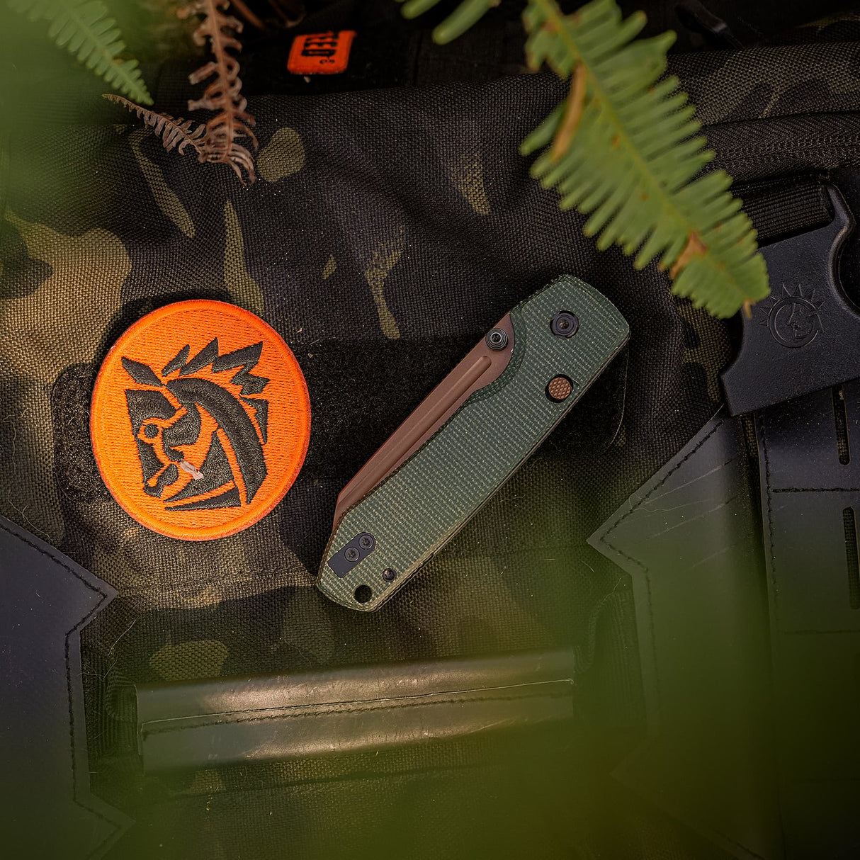Raccoon 2.0 Top Liner Lock | Green Micarta + Copper Dune 14C28N Sheepsfoot - A2929