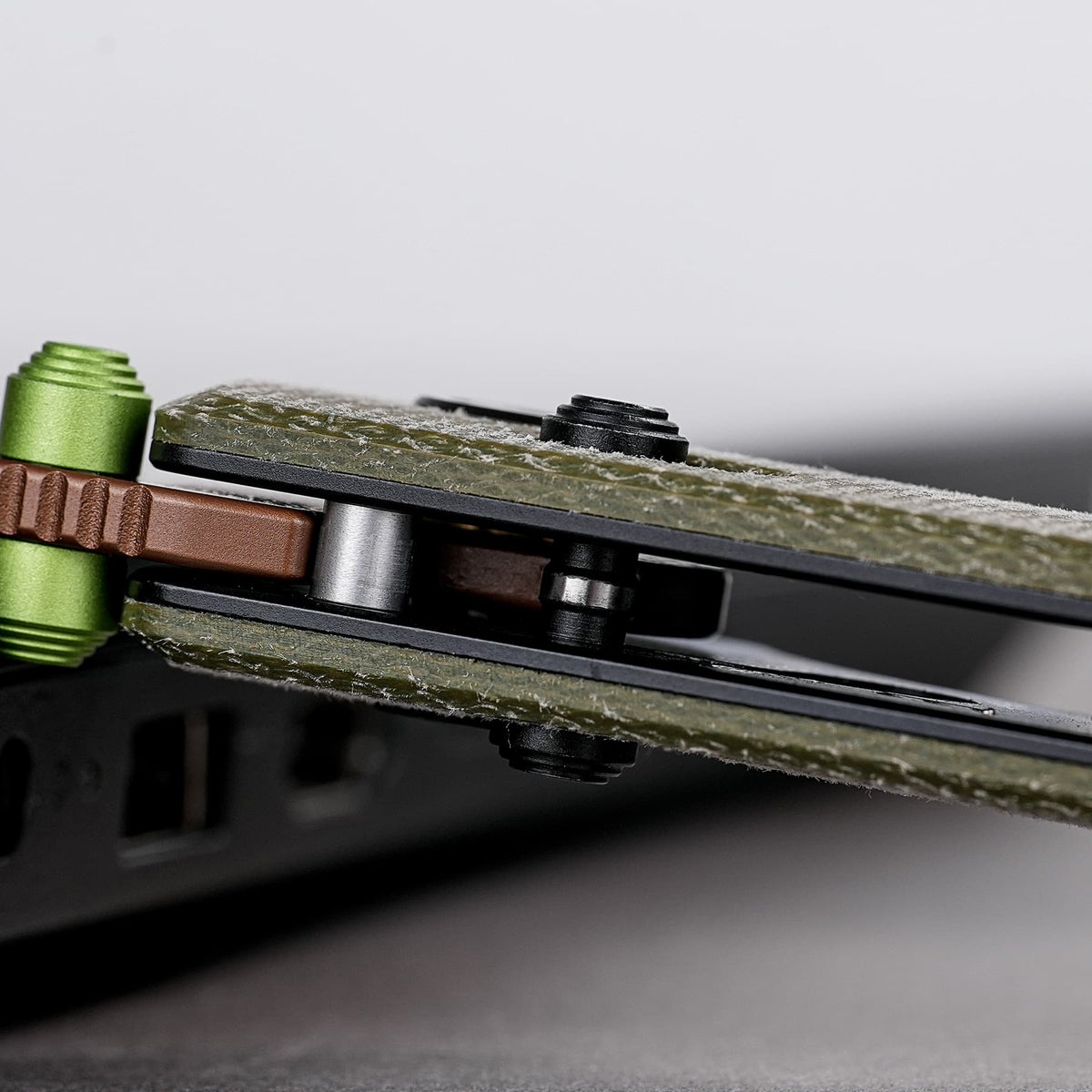 Raccoon Crossbar 2.0 ModSwap™ | Green Micarta + Copper Dune Nitro-V - A4905