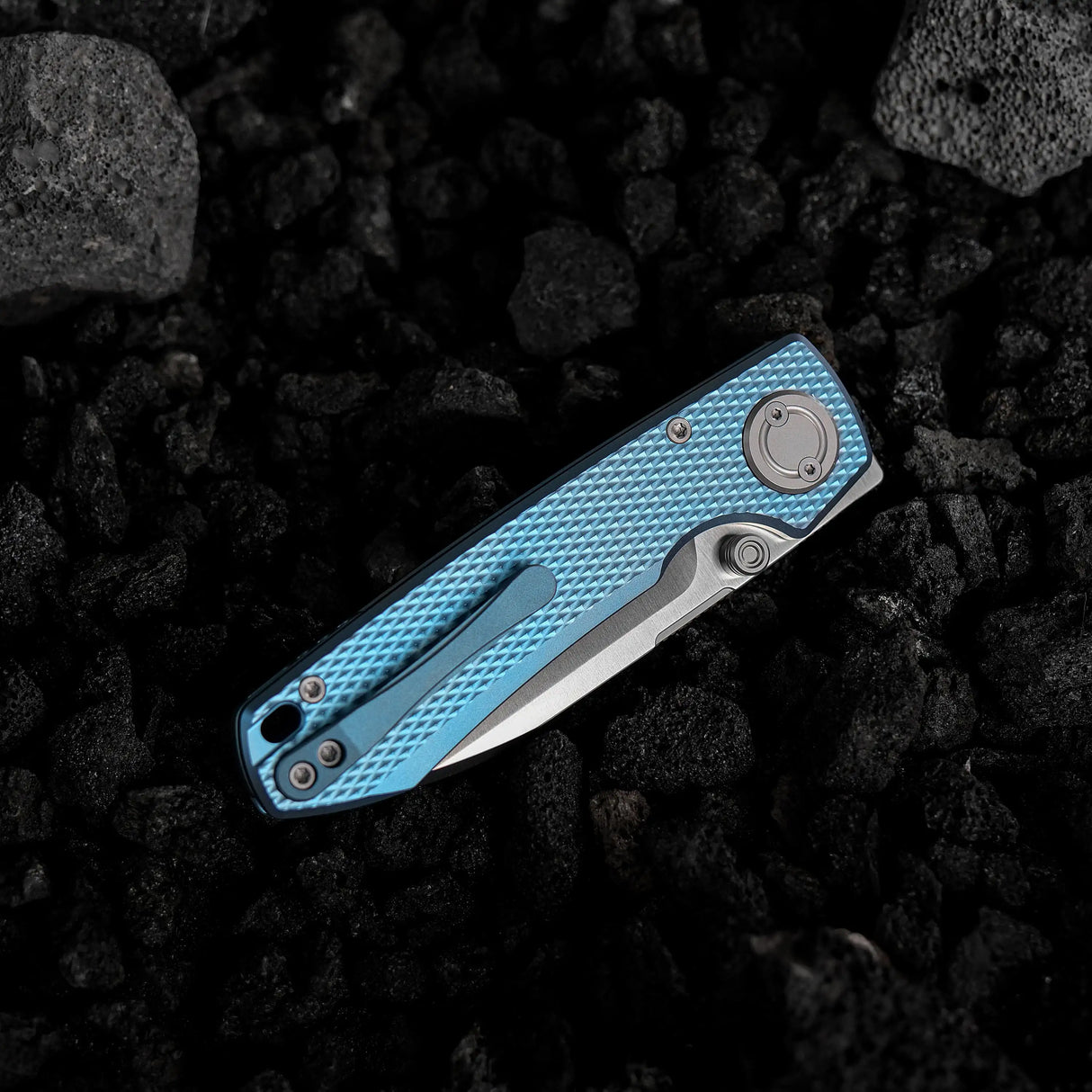 Raccoon V | Blue Titanium + Satin Blade