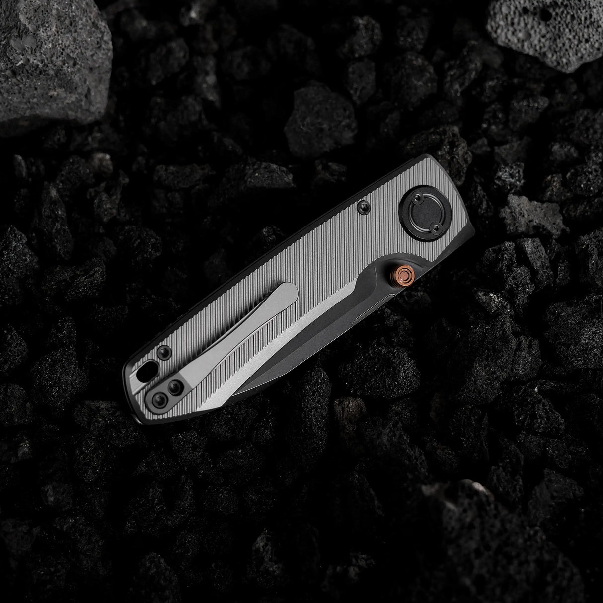 Raccoon V | Grey Titanium + Blackwashed Blade