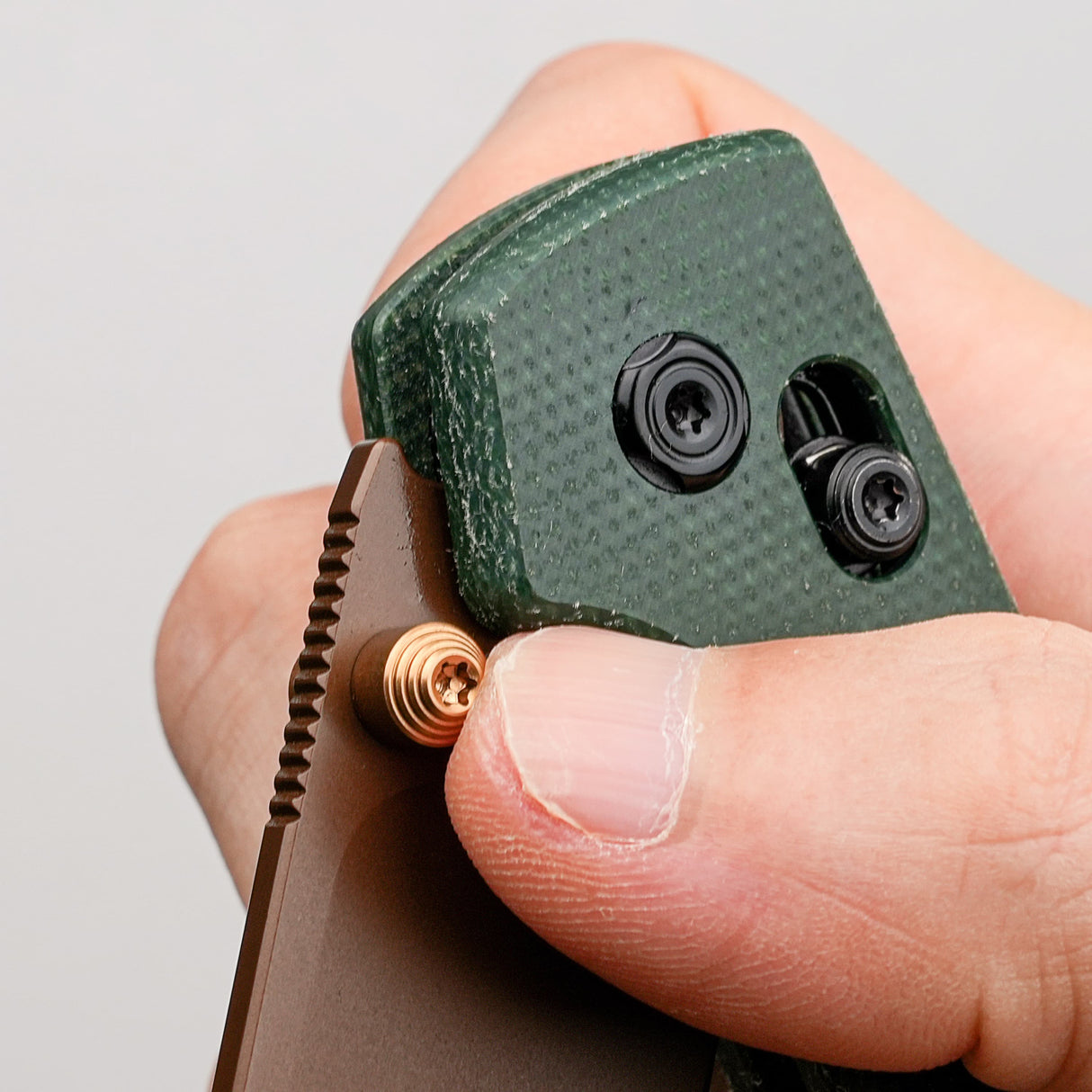 Raccoon - Crossbar Lock | Green Micarta + 14C28N Drop Point - A0540