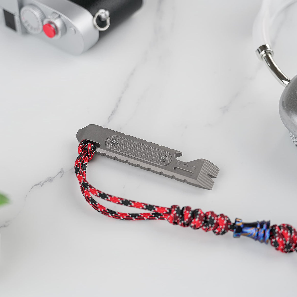 Shark Bomb Prybar 2.0 | Beadblast Ti - X0169