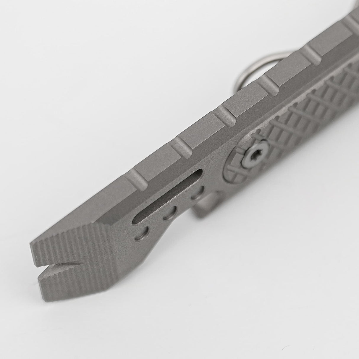 Shark Bomb Prybar 2.0 | Beadblast Ti - X0169