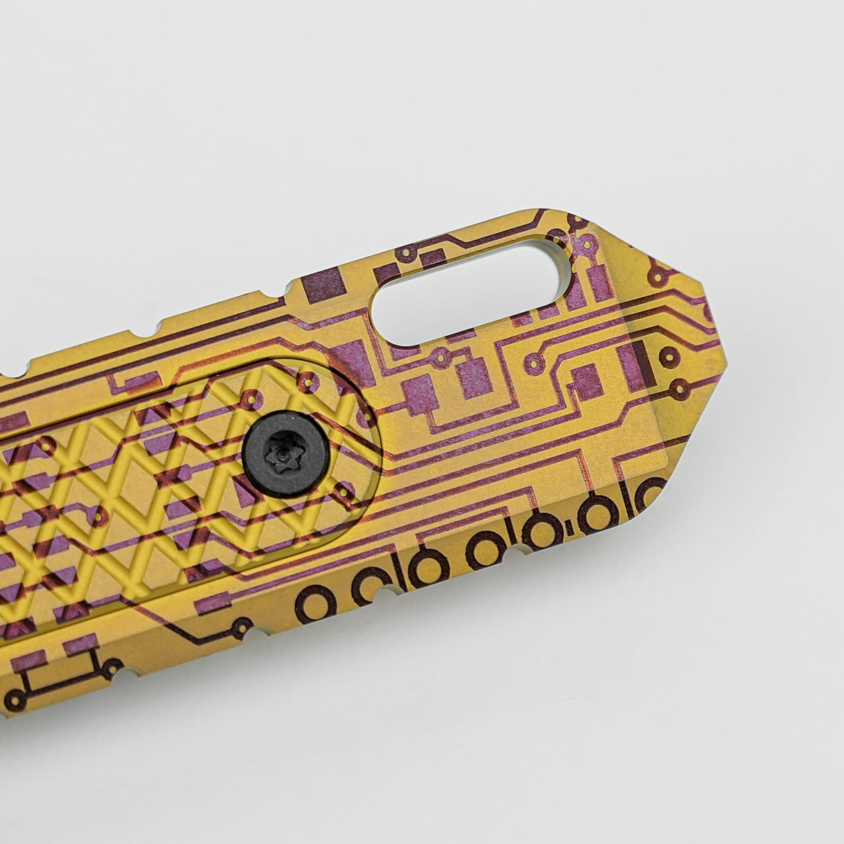 Shark Bomb Prybar 2.0 | Golden Circuit Ti - X0173