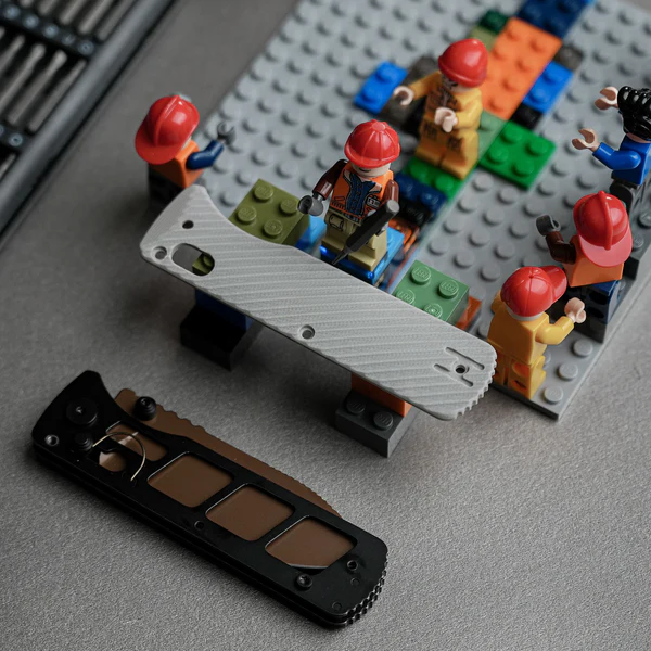 Vombat Handle Scales - Gray Norplex UltreX™ G10