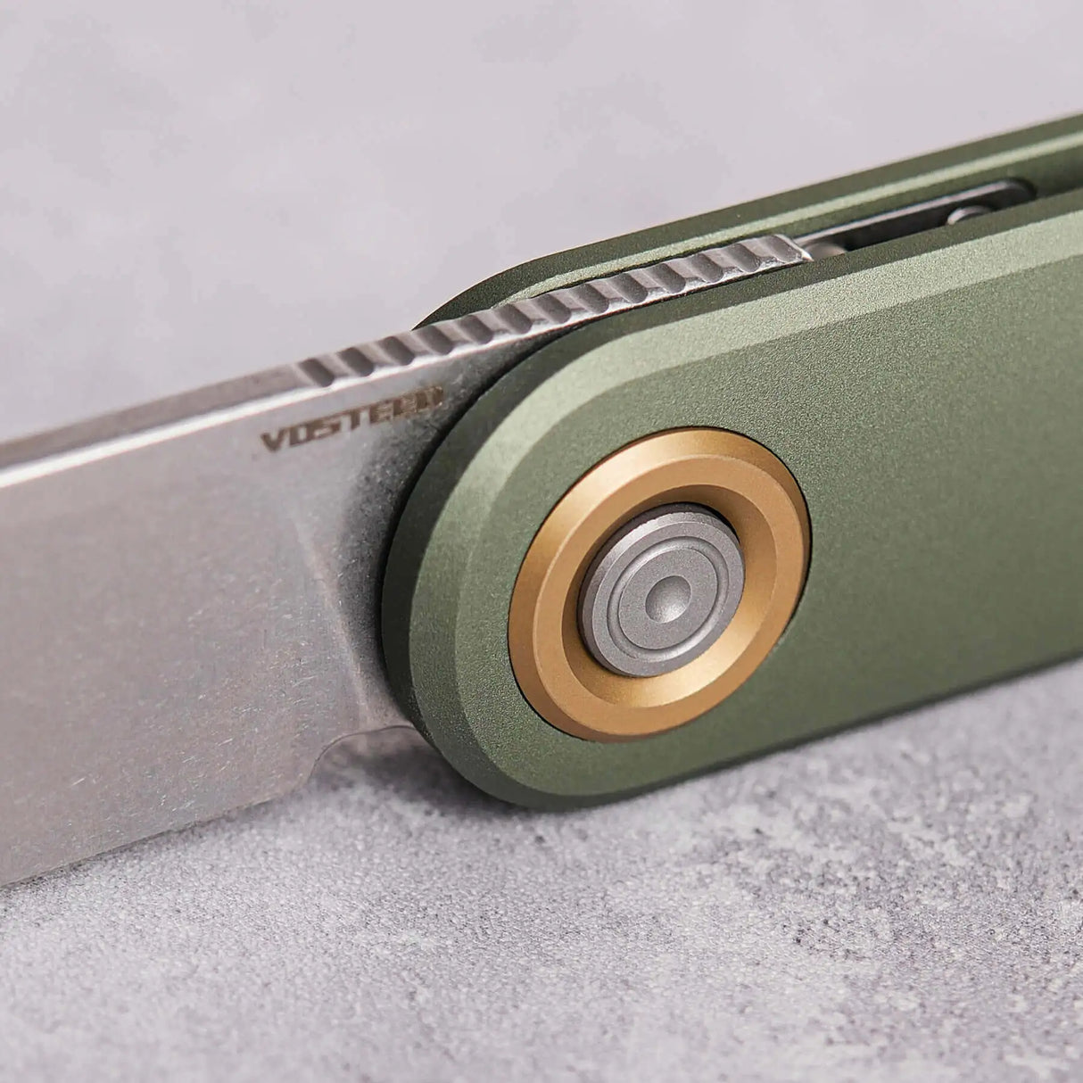 Corgi V | Green Aluminium + 14C28N - A3702