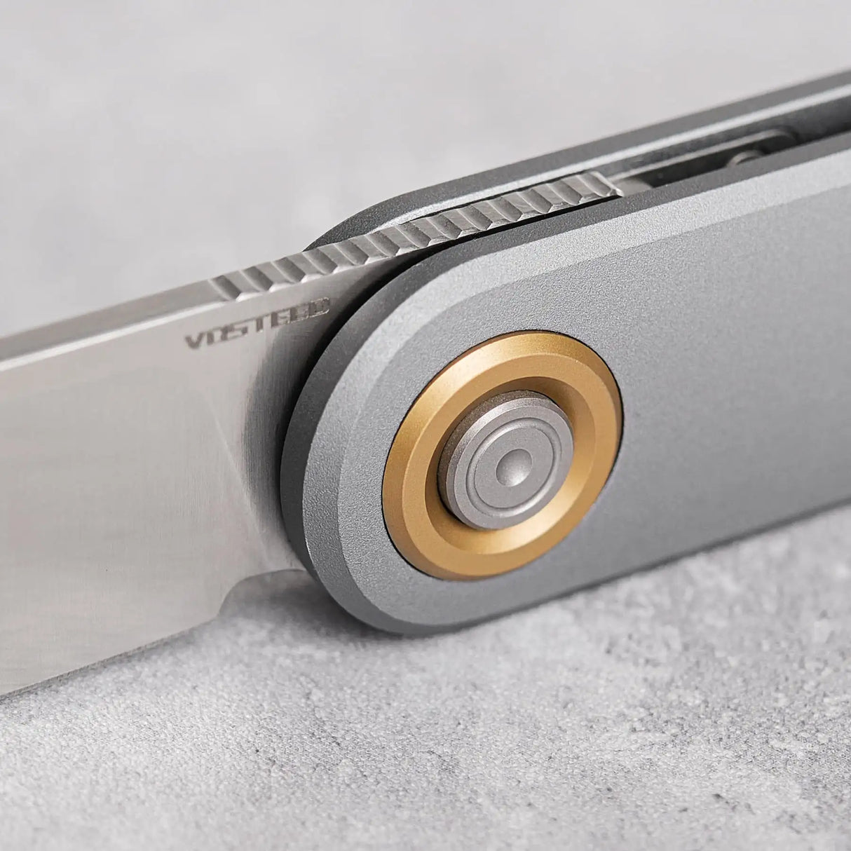 Corgi V | Grey Aluminium + 14C28N - A3703