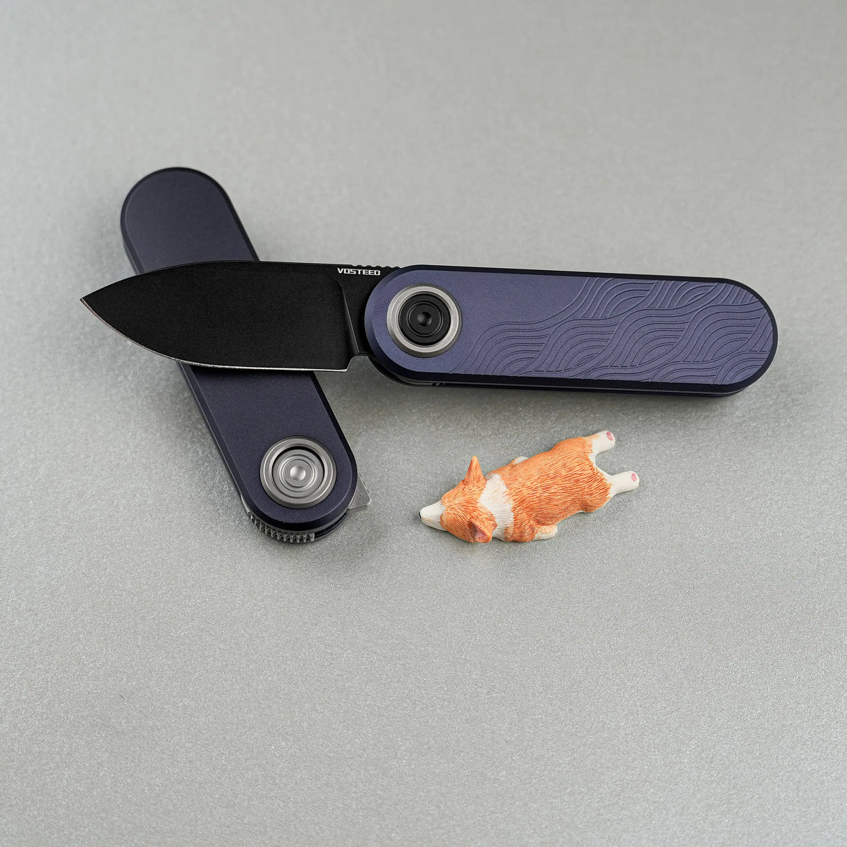 Corgi V | Dark Slate Blue Milled Aluminium + 14C28N - A3723