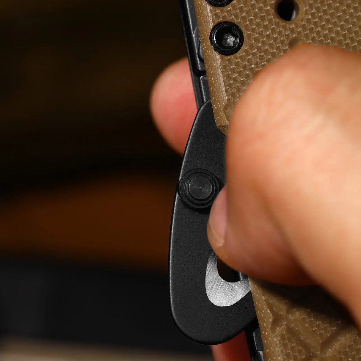 Aegis T | Brown G10 + Black Serrated AEB-L