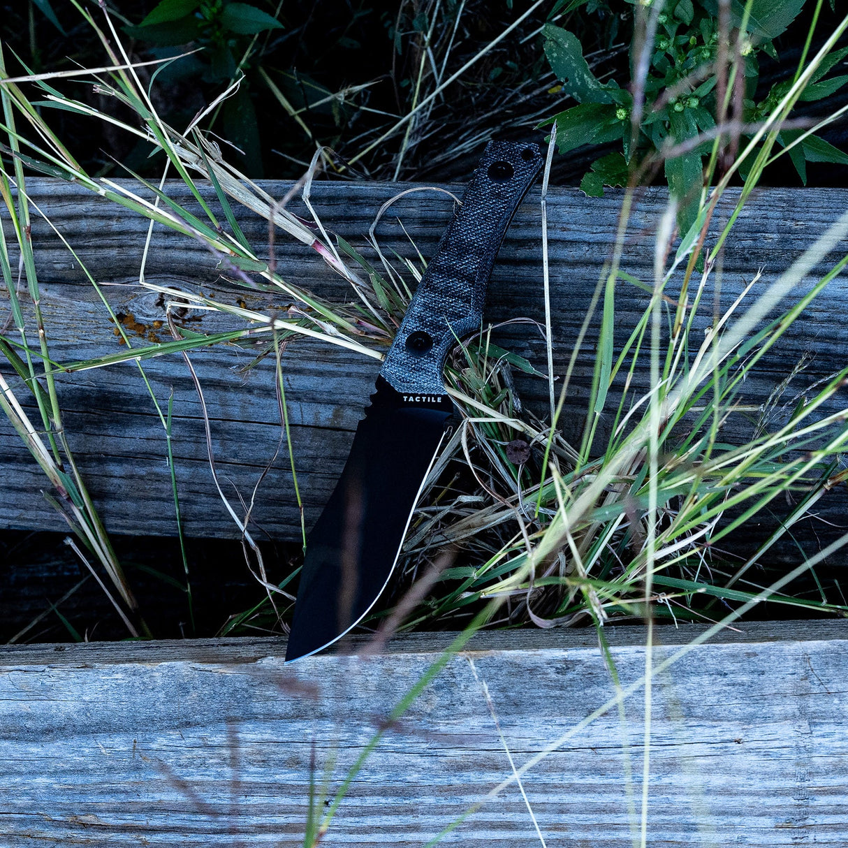 Osprey | Black Cerakote + Black Micarta