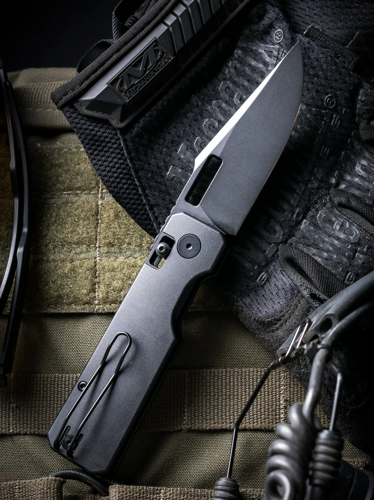 Aura Drop Point | Black Aluminium + Black PVD 14C28N