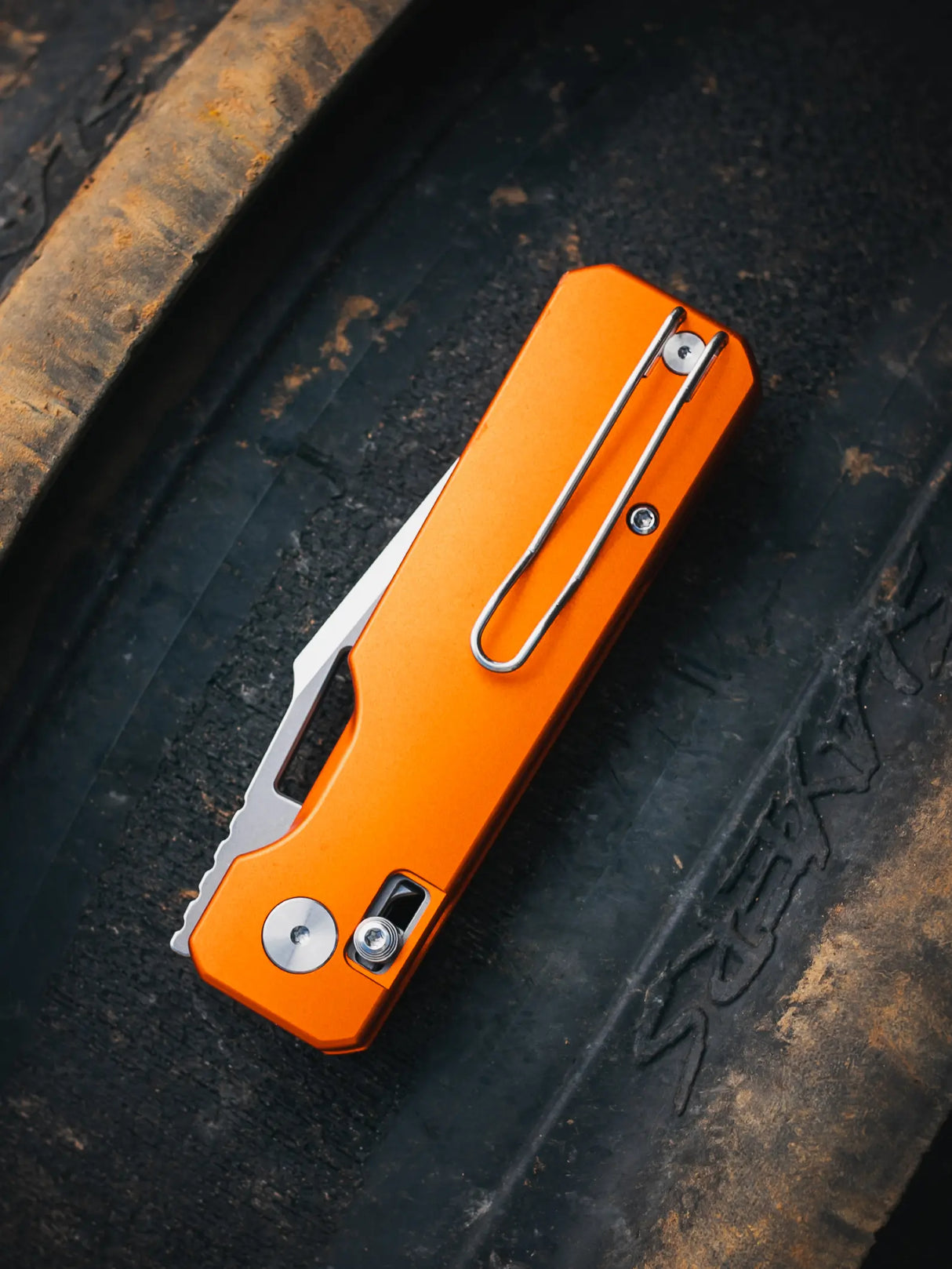 Aura Drop Point | Orange Aluminium + Machine Satin 14C28N