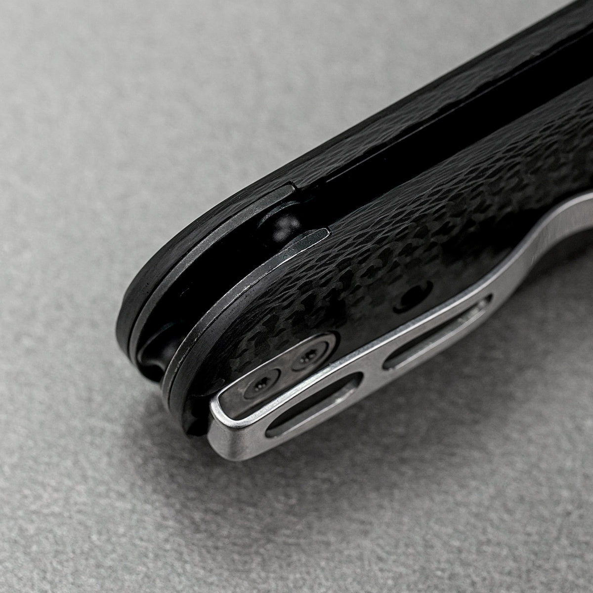 Corgi® V V | Carbon Fibre + Satin 154CM - A5104