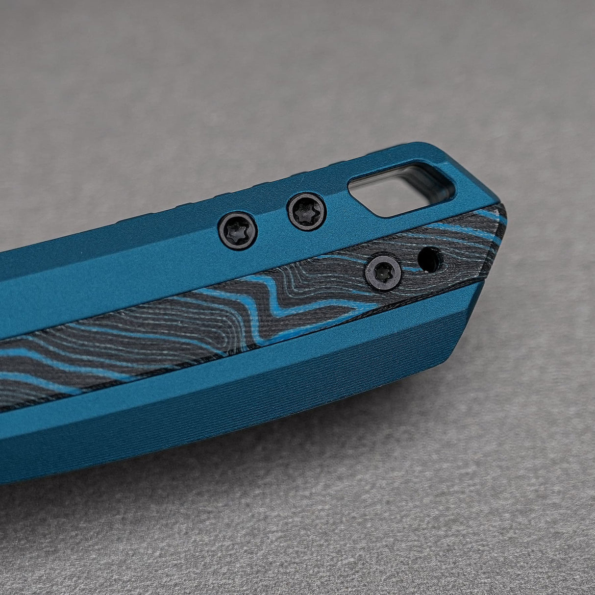 Kroc 329 | Blue Aluminium Topo G10 + Blackwash S35VN - A1811