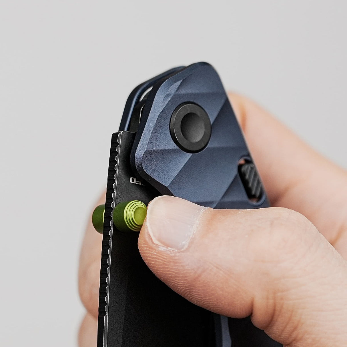 Marten 330 | Dark Blue Aluminium + Blackwash 154CM - A1615