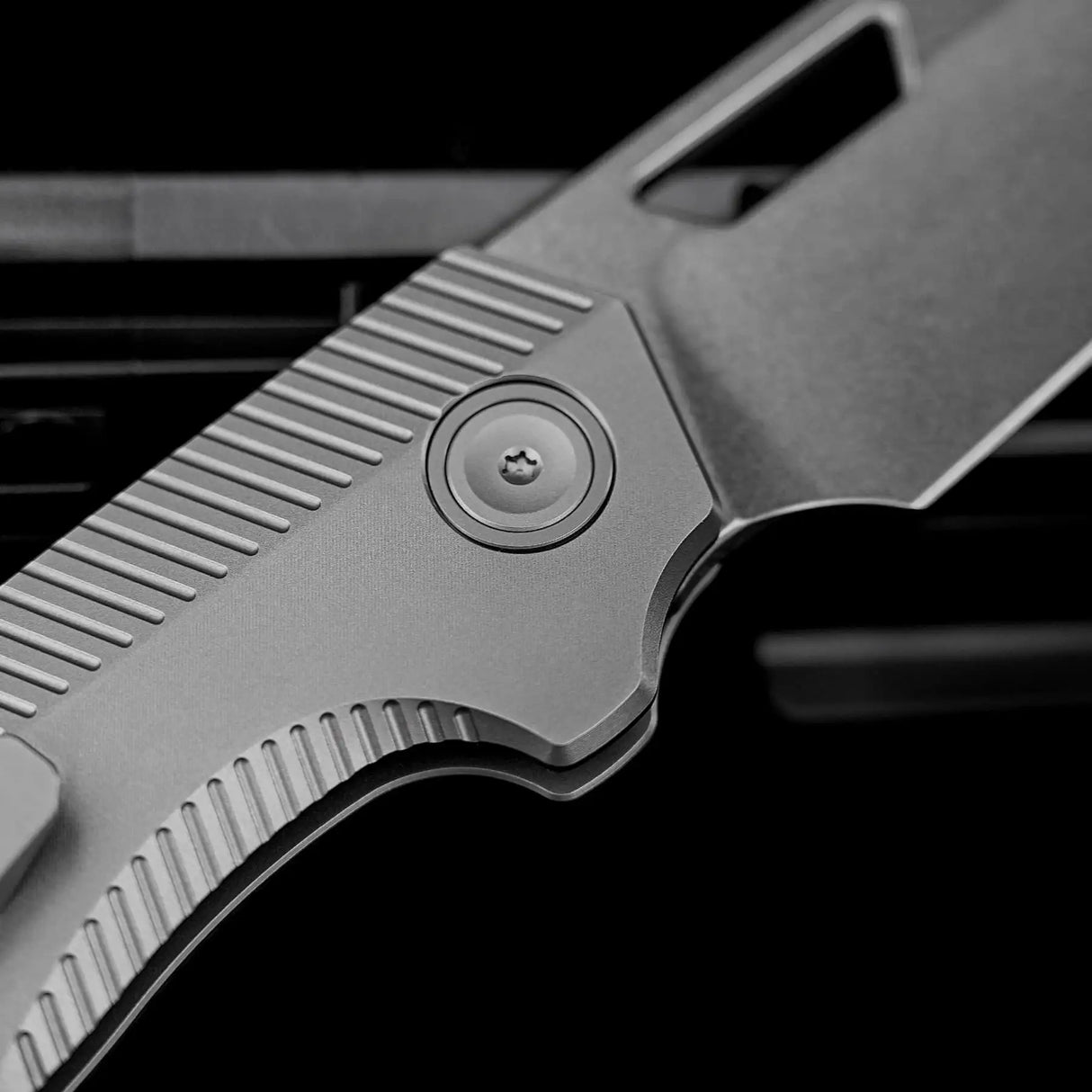 Nip-L | Grey Ti + Stonewashed Elmax - A4201