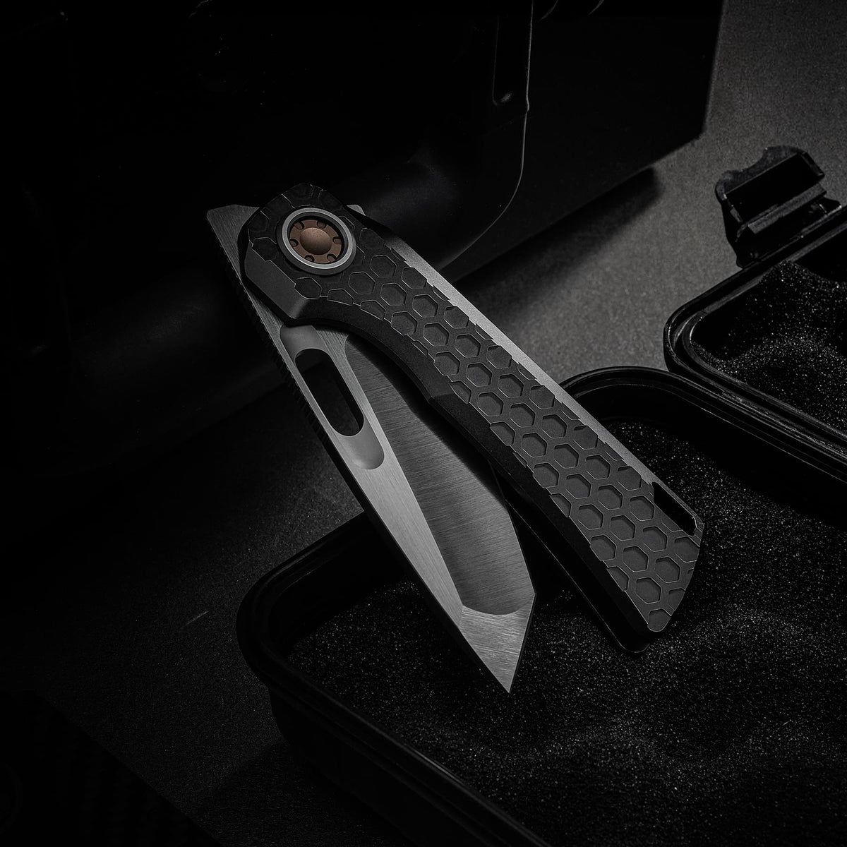 Nymble | Black Ti + Satin Elmax - A4701