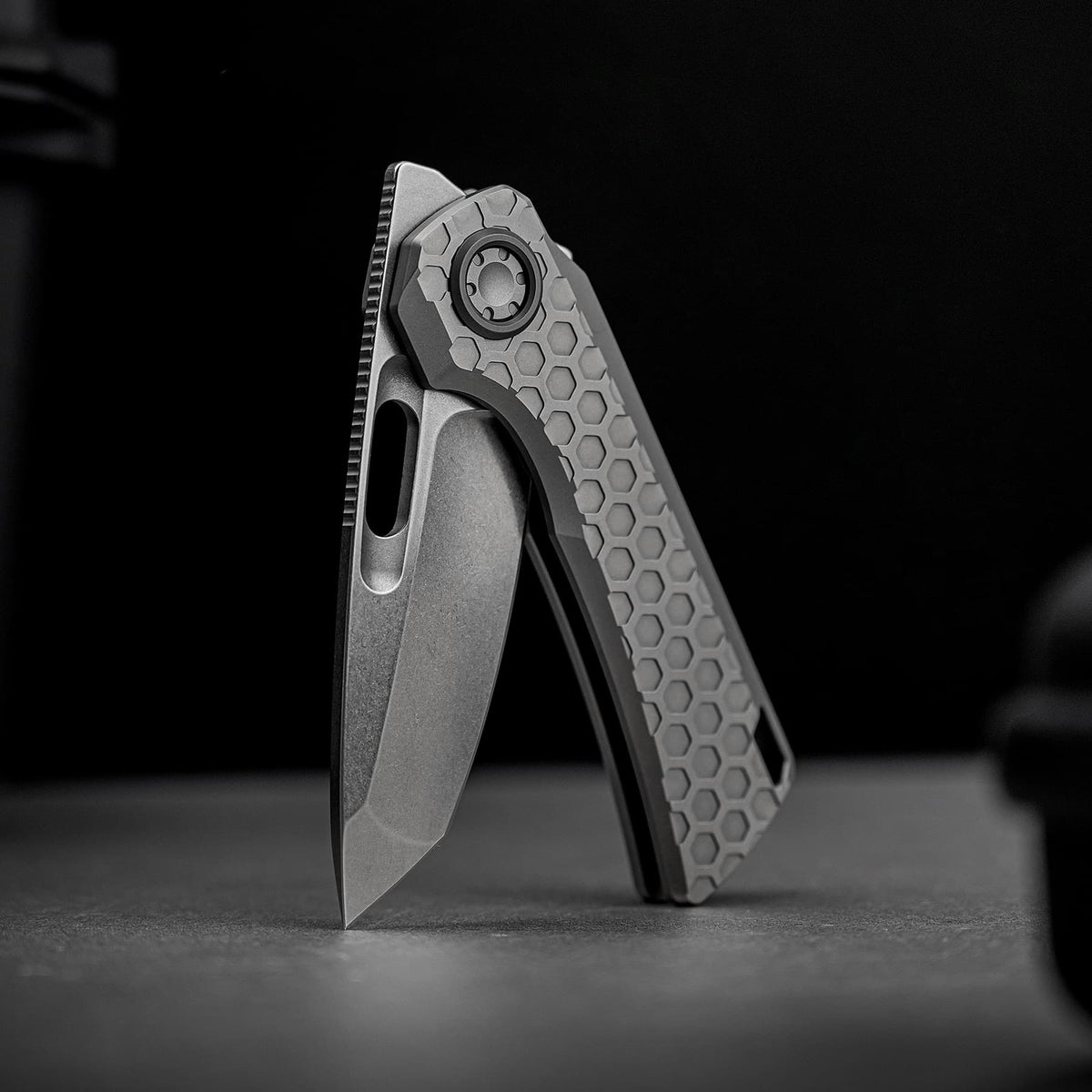 Nymble | Grey Ti + Stonewash Elmax - A4702