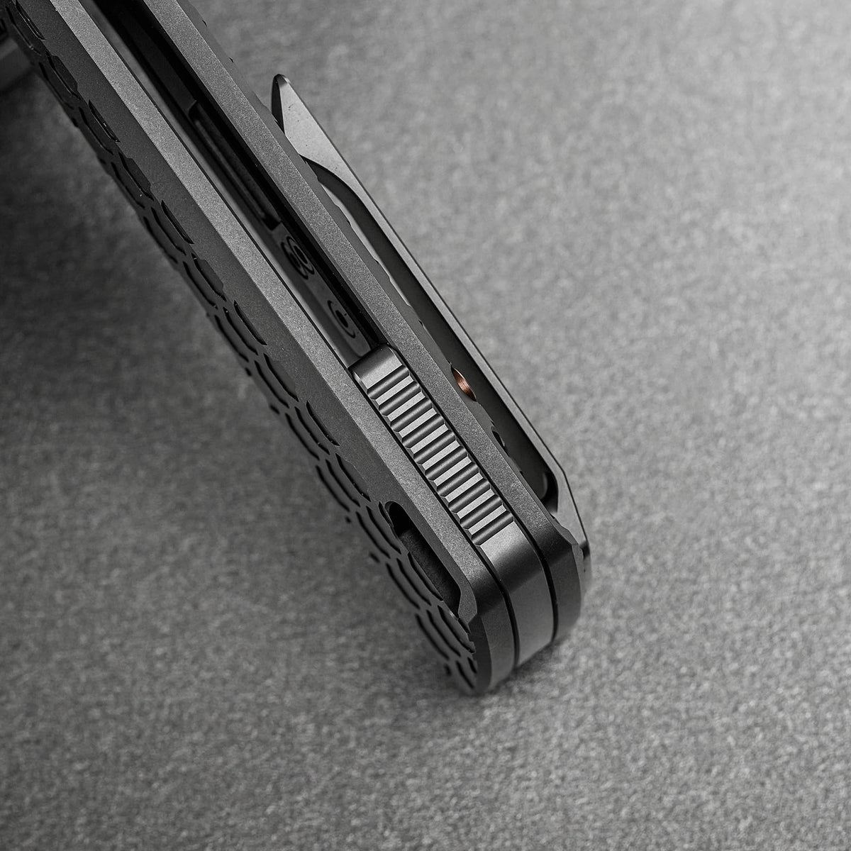 Nymble | Dim Grey Ti + Obsidian DLC Elmax - A4705