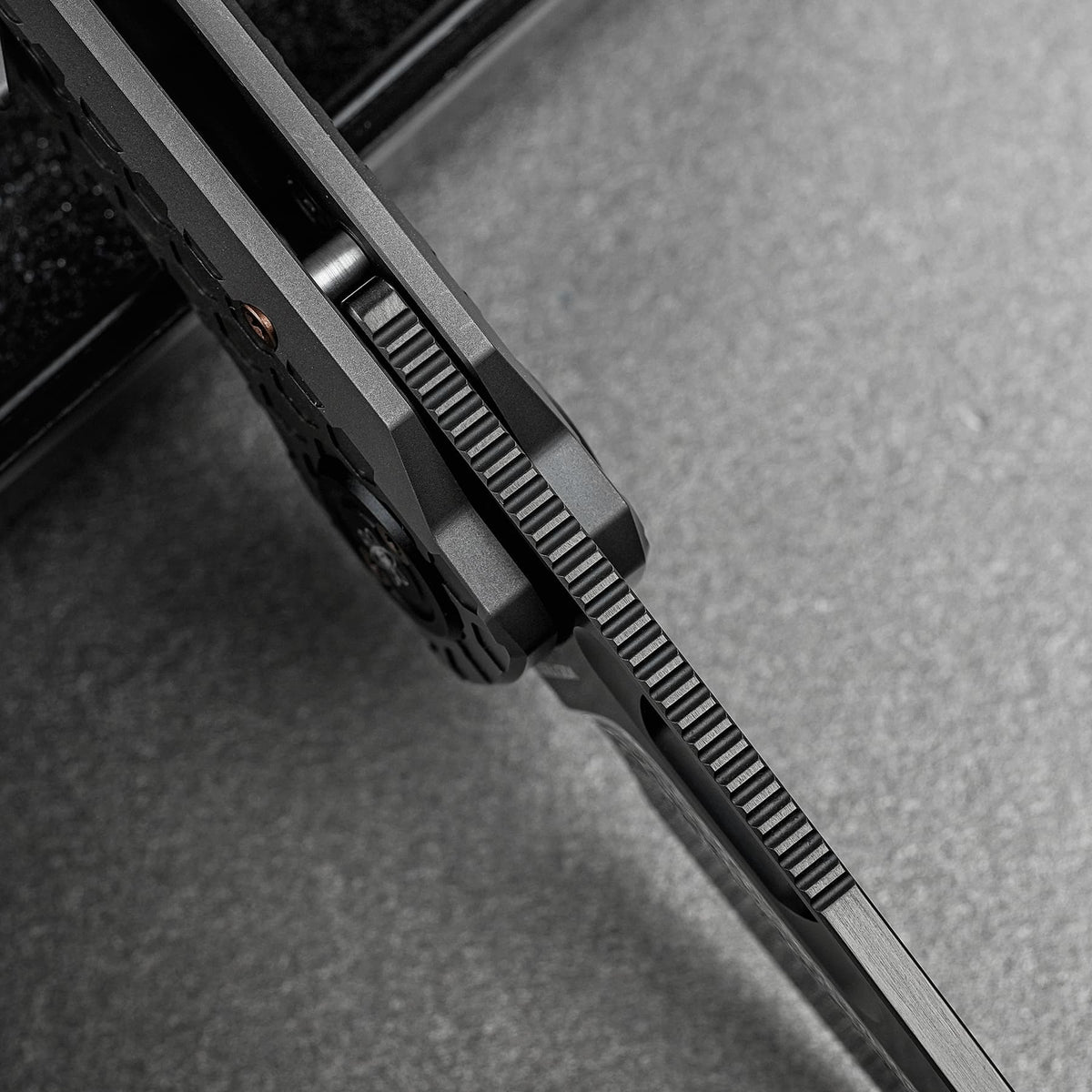 Nymble | Dim Grey Ti + Obsidian DLC Elmax - A4705