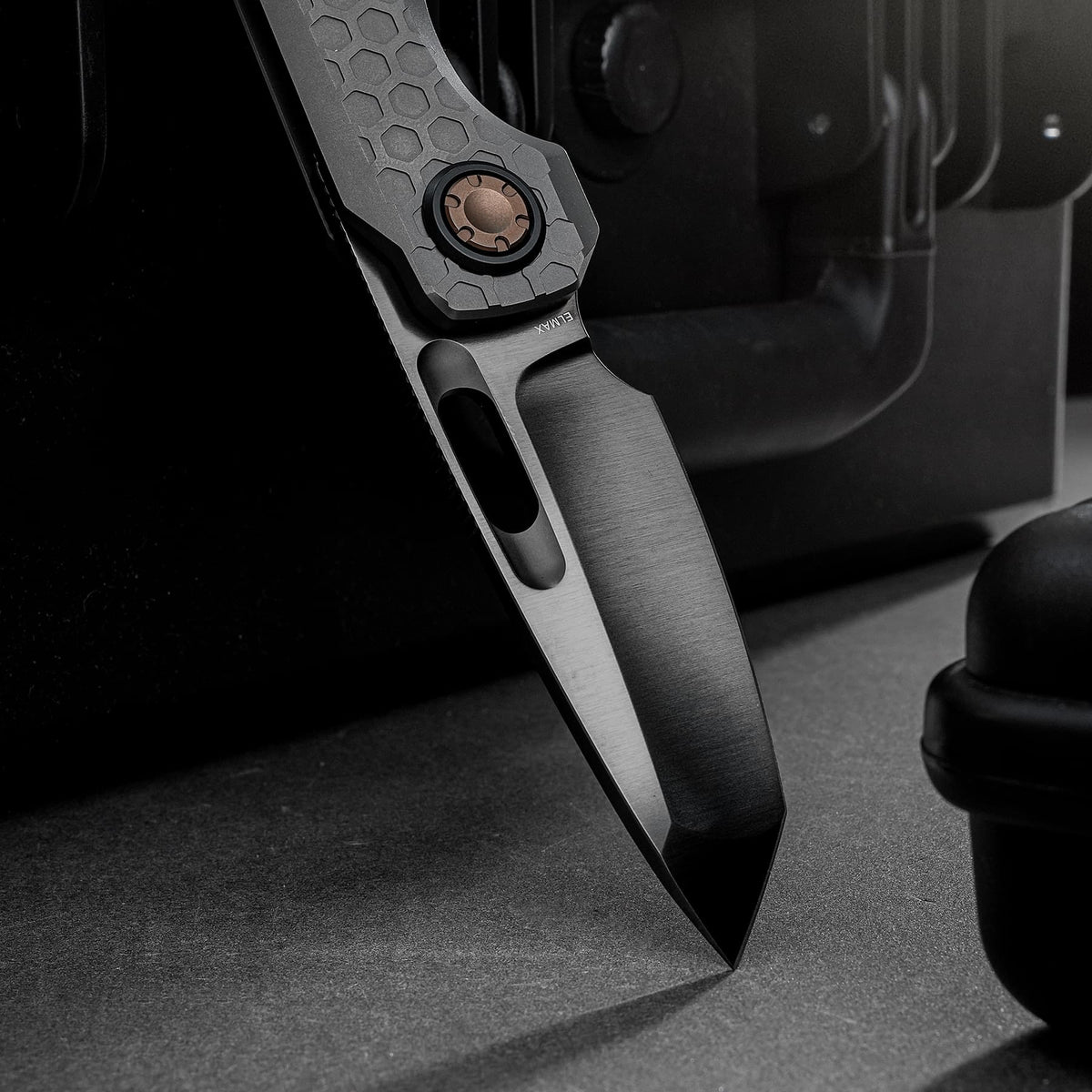 Nymble | Dim Grey Ti + Obsidian DLC Elmax - A4705