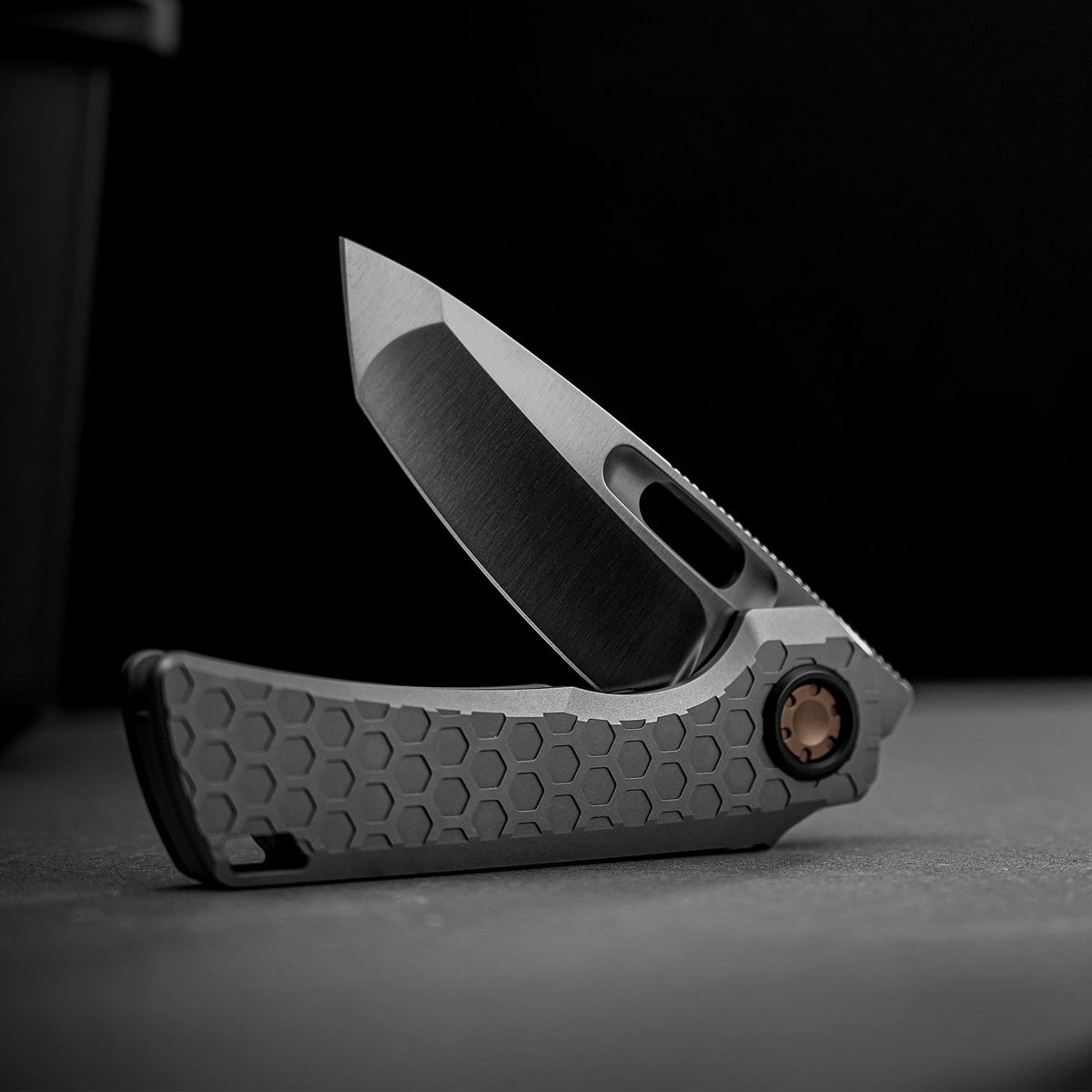 Nymble | Dim Grey Ti + Obsidian DLC Elmax - A4705