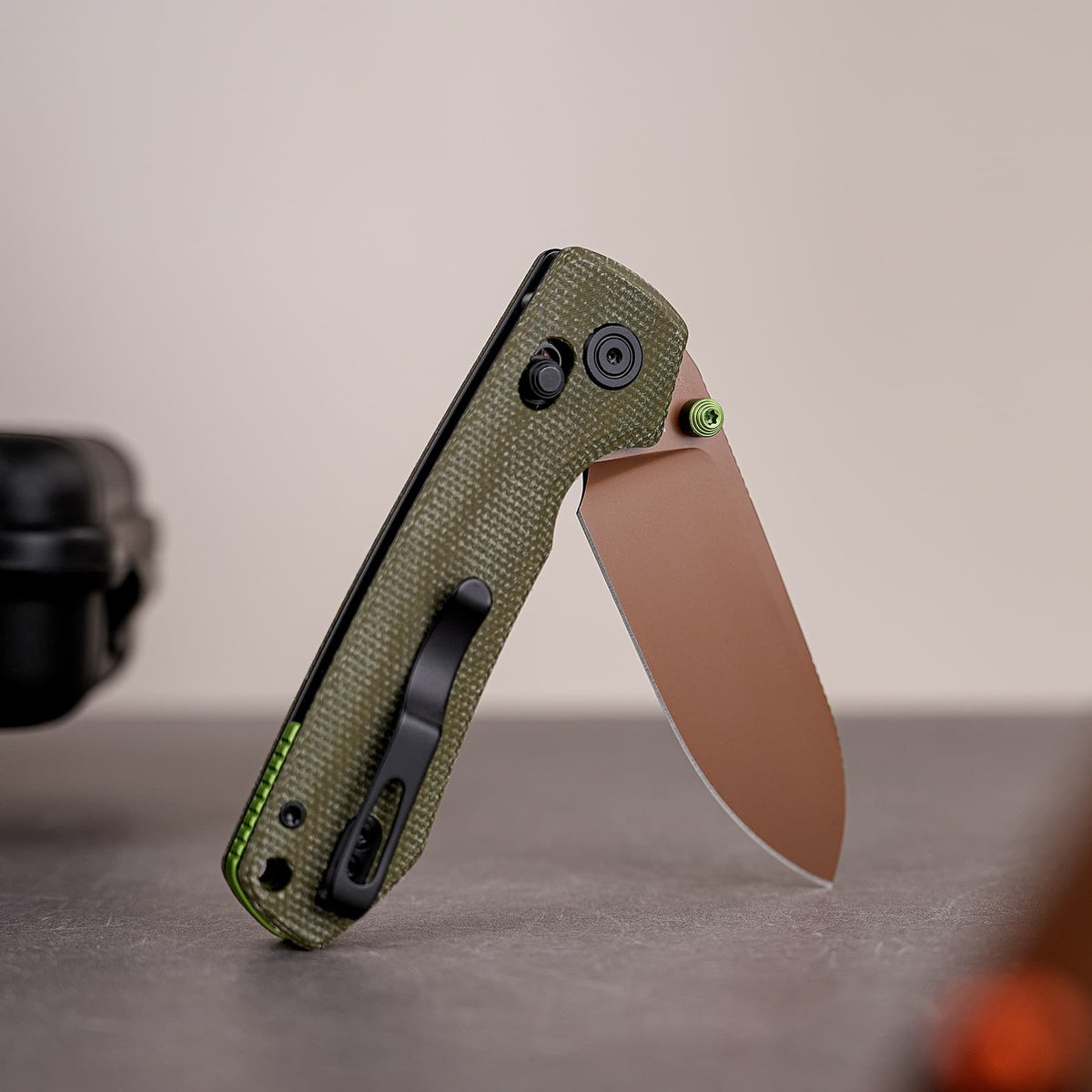 Raccoon Crossbar 2.0 ModSwap™ | Green Micarta + Copper Dune Nitro-V - A4905