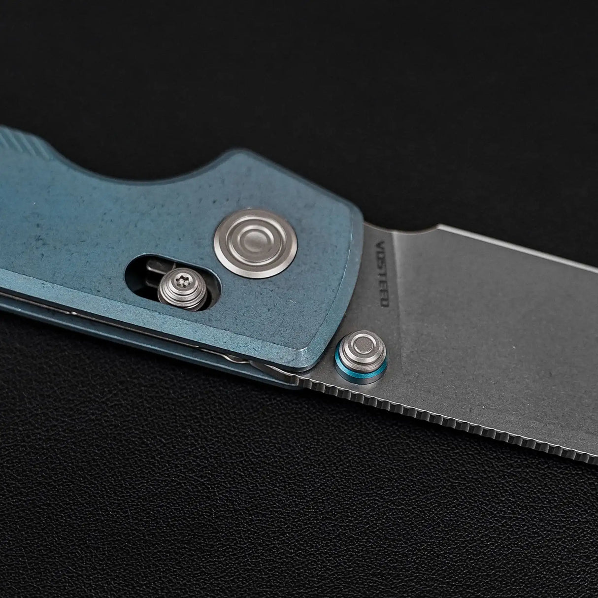 Raccoon TiSlim™ | Blue Ti + Stonewash 154CM