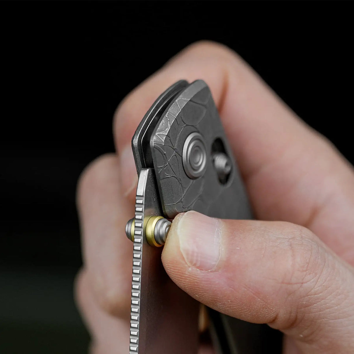 Raccoon TiSlim™ | Acid Wash Grey Ti + Stonewash S35VN