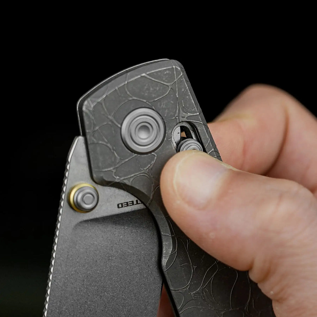 Raccoon TiSlim™ | Acid Wash Grey Ti + Stonewash S35VN